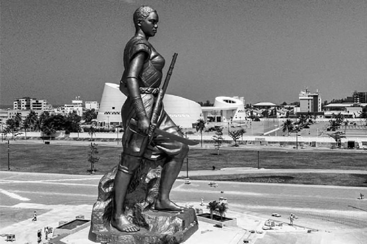 the amazon monument in cotonou